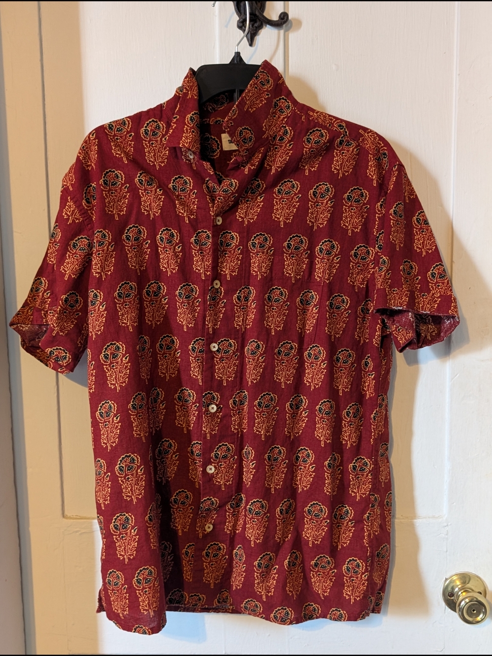Taylor Stitch Red Short-Sleeve Button-Up with Gold Floral Motif